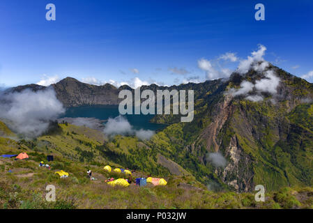 Lac de cratère du volcan Rinjani, Lombok Banque D'Images