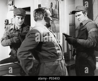 Titre original : LES HÉROS de télémark. Titre en anglais : LES HÉROS de télémark. Film Réalisateur : Anthony Mann. Année : 1965. Stars : RICHARD HARRIS. Credit : Columbia Pictures / Album Banque D'Images