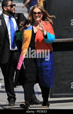 Les clients arrivant à l'El Capitan Entertainment Center de Los Angeles, Californie, avant leur apparition sur "Jimmy Kimmel Live !" En vedette : Melissa McCarthy Où : Los Angeles, California, United States Quand : 07 mai 2018 Source : WENN.com Banque D'Images