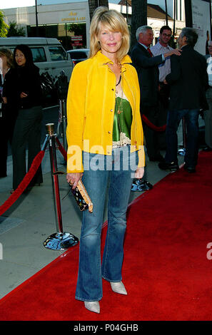 Kate Capshaw qui arrivent à l'Aérogare ' ' La porte s'ouvre une première mondiale à la Academy of Motion Pictures Arts and Sciences à Los Angeles. 9 juin 2004.CapshawKate026 Red Carpet Event, Vertical, USA, Cinéma, Célébrités, photographie, Bestof, Arts, Culture et divertissement, Célébrités Topix fashion / Vertical, Best of, événement dans la vie d'Hollywood, Californie - Tapis rouge et en backstage, USA, Cinéma, Célébrités, cinéma, télévision, Célébrités célébrités musique, photographie, Arts et culture, Bestof, divertissement, Topix, vertical, une seule personne, à partir de l'année 2004, enquête tsuni@Gamma- Banque D'Images