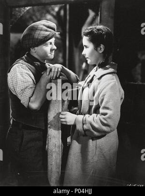 Film Original Title : NATIONAL VELVET. Titre en anglais : NATIONAL VELVET. Directeur de film : CLARENCE BROWN. Année : 1944. Stars : Elizabeth Taylor, Mickey Rooney. Credit : M.G.M / Album Banque D'Images