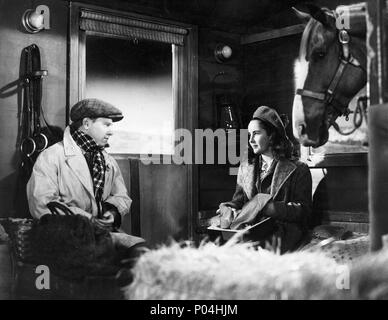 Film Original Title : NATIONAL VELVET. Titre en anglais : NATIONAL VELVET. Directeur de film : CLARENCE BROWN. Année : 1944. Stars : Elizabeth Taylor, Mickey Rooney. Credit : M.G.M / Album Banque D'Images