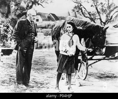 Film Original Title : NATIONAL VELVET. Titre en anglais : NATIONAL VELVET. Directeur de film : CLARENCE BROWN. Année : 1944. Stars : ELIZABETH TAYLOR ; DONALD CRISP. Credit : M.G.M / Album Banque D'Images