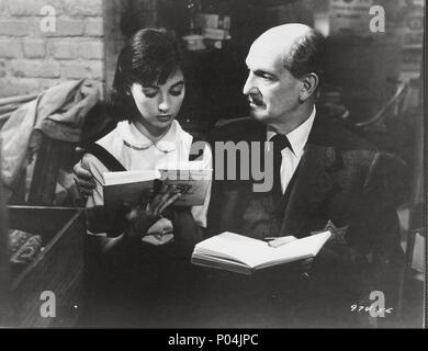 Titre original : LE JOURNAL D'ANNE FRANK. Titre en anglais : LE JOURNAL D'ANNE FRANK. Directeur de film : GEORGE STEVENS. Année : 1959. Stars : JOSEPH SCHILDKRAUT, MILLIE PERKINS. Crédit : 20TH CENTURY FOX / Album Banque D'Images