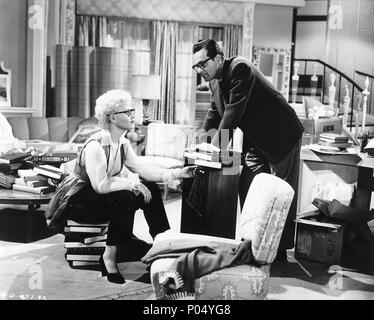 Titre original : nés d'hier. Titre en anglais : nés d'hier. Film Réalisateur : GEORGE CUKOR. Année : 1950. Stars : WILLIAM HOLDEN ; JUDY HOLLIDAY. Credit : Columbia Pictures / Album Banque D'Images