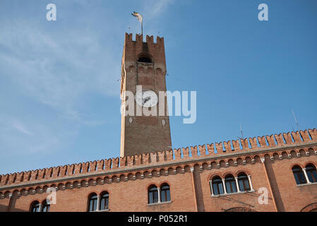 Treviso, Italie - 29 mai 2018 : vue sur le Palazzo del Podesta et Torre Civica Banque D'Images