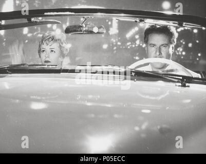 Titre original : LE NOTTI DI CABIRIA. Titre en anglais : NUITS DE CABIRIA. Film Réalisateur : FEDERICO FELLINI. Année : 1957. Stars : Giulietta Masina ; AMEDEO NAZZARI. Credit : Dino De Laurentis / Album Banque D'Images