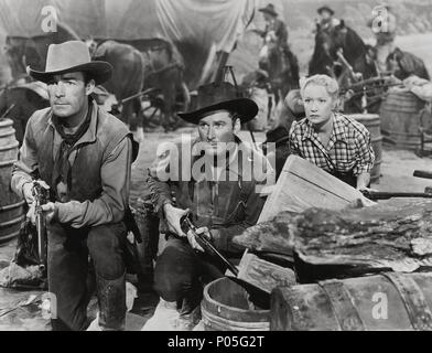 Titre original : VIRGINIA CITY. Titre en anglais : VIRGINIA CITY. Film Réalisateur : Michael Curtiz. Année : 1940. Stars : MIRIAM HOPKINS, Errol Flynn, RANDOLPH SCOTT. WARNER BROS/crédit : premier album / NATIONAL Banque D'Images
