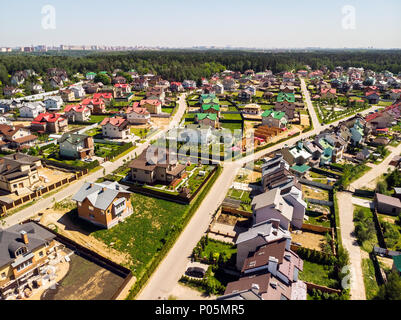 Vue de dessus sur cottage village près de Moscou, Russie Banque D'Images