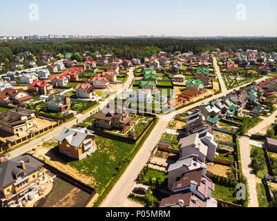 Vue de dessus sur cottage village près de Moscou, Russie Banque D'Images