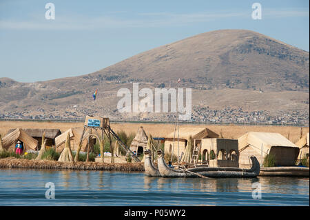 Les îles Uros au Pérou Banque D'Images