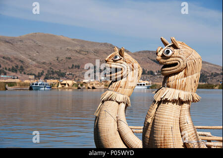 Les îles Uros au Pérou Banque D'Images