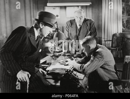 Titre original : conflit. Titre en anglais : conflit. Directeur de film : CURTIS BERNHARDT. Année : 1945. Stars : Humphrey Bogart, SYDNEY GREENSTREET. Credit : Warner Brothers / Album Banque D'Images