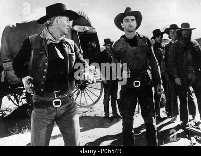 Titre original : RED RIVER. Titre en anglais : RED RIVER. Directeur du film : Howard Hawks. Année : 1948. Stars : JOHN WAYNE ; Montgomery CLIFT. Credit : United Artists / Album Banque D'Images