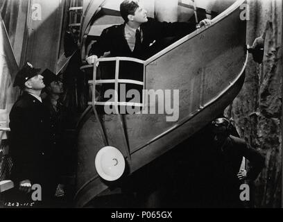 Titre original : SABOTEUR. Titre en anglais : SABOTEUR. Film Réalisateur : Alfred Hitchcock. Année : 1942. Stars : Robert Cummings. Credit : UNIVERSAL PICTURES / Album Banque D'Images