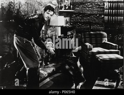 Titre original : SABOTEUR. Titre en anglais : SABOTEUR. Film Réalisateur : Alfred Hitchcock. Année : 1942. Credit : UNIVERSAL PICTURES / Album Banque D'Images