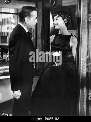 Titre original : Sabrina. Titre en anglais : Sabrina. Directeur du film : Billy Wilder. Année : 1954. Stars : Humphrey Bogart, Audrey Hepburn. Credit : PARAMOUNT PICTURES / Album Banque D'Images