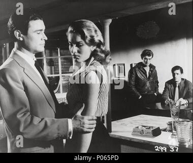 Titre original : THE SECRET PLACE. Titre en anglais : LE LIEU SECRET. Directeur de film : CLIVE DONNER. Année : 1957. Credit : RANG / Album Banque D'Images