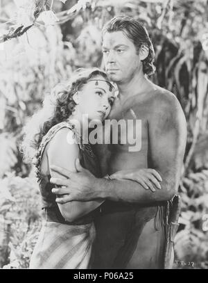 Titre original : TARZAN TRIUMPHS. Titre en anglais : TRIOMPHES TARZAN. Directeur de film : WILHELM THIELE. Année : 1943. Stars : Johnny Weissmuller. Credit : RKO / Album Banque D'Images