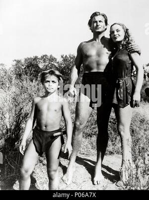 Titre original : TARZAN'S SAVAGE FURY. Titre en anglais : TARZAN'S SAVAGE FURY. Directeur : CY ENDFIELD Film. Année : 1952. Stars : LEX BARKER ; DOROTHY HART ; TOMMY CARLTON. Credit : RKO / Album Banque D'Images