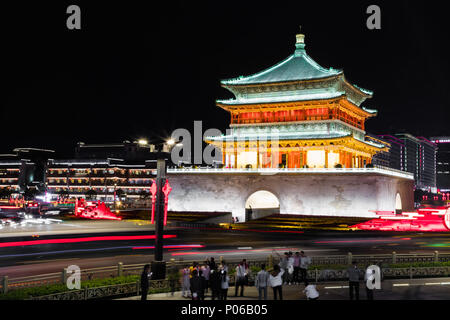 XIAN, CHINE - le 23 mai 2018 : célèbre clocher dans la ville de Xi'an, Chine. Xi'an est la capitale de la province du Shaanxi et l'une des plus anciennes villes de Chine. Xi Banque D'Images