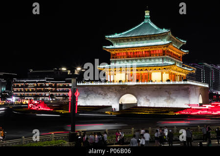 XIAN, CHINE - le 23 mai 2018 : célèbre clocher dans la ville de Xi'an, Chine. Xi'an est la capitale de la province du Shaanxi et l'une des plus anciennes villes de Chine. Xi Banque D'Images