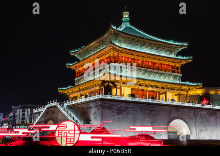 XIAN, CHINE - le 23 mai 2018 : célèbre clocher dans la ville de Xi'an, Chine. Xi'an est la capitale de la province du Shaanxi et l'une des plus anciennes villes de Chine. Xi Banque D'Images