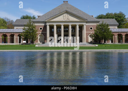 Saratoga Springs, New York : Reflecting Pool, Hall de ressorts, Saratoga Spa State Park. Banque D'Images