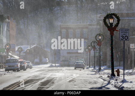 Les vents d'hiver à travers le village de whip Fort Plain, à l'état de New York. Banque D'Images