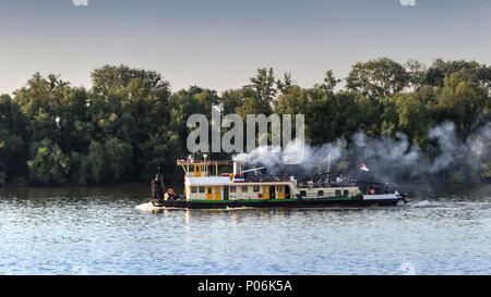 , Belgrade, Serbie - bateau à vapeur le long du Danube Banque D'Images