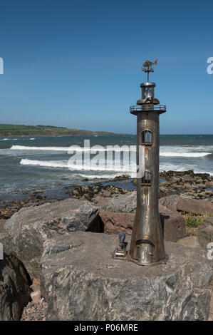 Stonehaven Bay Boardwalk possède plusieurs sculptures intéressantes, le phare de la sculpture, Stonehaven, Aberdeenshire, en Écosse. Banque D'Images