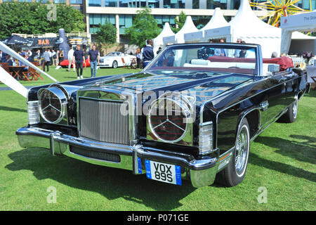 Londres, Royaume-Uni, 8 juin 2018. Une Lincoln Continental de 1978 sur l'affichage à la ville Concours Motoring Garden Party dans les jardins de l'honorable compagnie d'artillerie de siège, du City of London, Royaume-Uni. Crédit : Michael Preston/Alamy Live News Banque D'Images