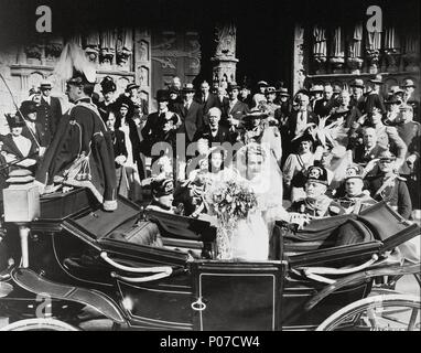 Titre original : Cantique des cantiques. Titre en anglais : Cantique des cantiques. ROUBEN MAMOULIAN Réalisateur :. Année : 1933. Stars : Marlene Dietrich. Credit : PARAMOUNT PICTURES / Album Banque D'Images