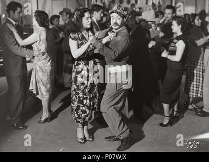 Titre original : PLACE BOMBERO ATÓMICO, EL. Titre en anglais : PLACE BOMBERO ATÓMICO, EL. Directeur de film : MIGUEL M. DELGADO. Année : 1952. Stars : CANTINFLAS. Credit : POSA FILMS, S.A. / Album Banque D'Images