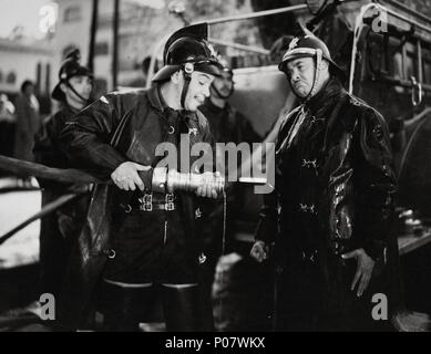 Titre original : PLACE BOMBERO ATÓMICO, EL. Titre en anglais : PLACE BOMBERO ATÓMICO, EL. Directeur de film : MIGUEL M. DELGADO. Année : 1952. Stars : CANTINFLAS. Credit : POSA FILMS, S.A. / Album Banque D'Images