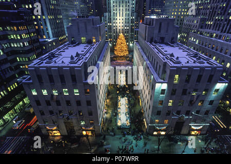 Historique 1992 LES LUMIÈRES D'ARBRE DE NOËL DU ROCKEFELLER CENTER MANHATTAN NEW YORK USA Banque D'Images