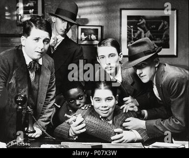 Titre original : bugsy MALONE. Titre en anglais : BUGSY MALONE. Directeur de film : ALAN PARKER. Année : 1976. Stars : Scott Baio ; FLORRIE AUGGER, JOHN CASSISI, MARTIN LEV. Credit : PARAMOUNT PICTURES / Album Banque D'Images