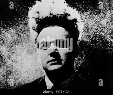 Titre original : ERASERHEAD. Titre en anglais : ERASERHEAD. Directeur du film : David Lynch. Année : 1977. Stars : JACK NANCE. Credit : AFI/BALANCE / Album Banque D'Images