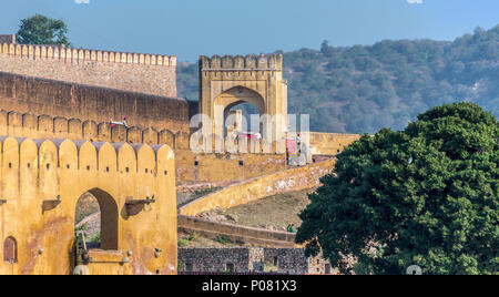 Historique promenades à dos d'éléphant au Fort d'Amber à Jaipur en Inde Banque D'Images