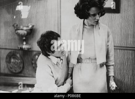 Titre original : TEOREMA. Titre en anglais : théorème. Film Réalisateur : Pier Paolo Pasolini. Année : 1968. Stars : Terence Stamp ; Silvana Mangano. Credit : AETOS FILM / Album Banque D'Images