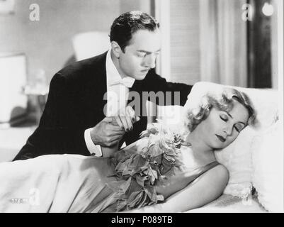 Titre original : My Man Godfrey. Titre en anglais : My Man Godfrey. Directeur de film : GREGORY LA CAVA. Année : 1936. Stars : WILLIAM POWELL ; Carole Lombard. Credit : UNIVERSAL PICTURES / Album Banque D'Images