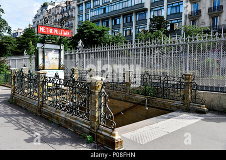 La station de métro Pasteur - Paris - France Banque D'Images
