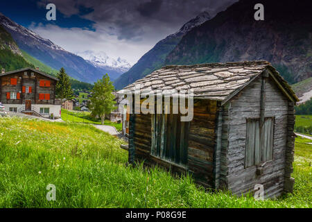 Les vieilles granges à foin à Brig, Suisse, Banque D'Images