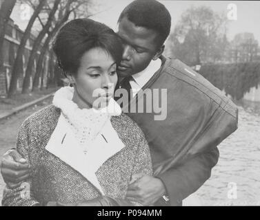 Film Original Titre : PARIS BLUES. Titre en anglais : PARIS BLUES. Film Directeur : MARTIN RITT. Année : 1961. Stars : Sidney Poitier, DIAHANN CARROLL. Credit : United Artists / Album Banque D'Images