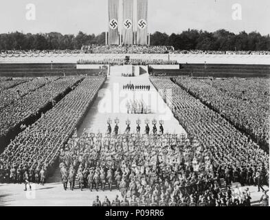 Titre original : TRIUMPH DES WILLENS. Titre en anglais : TRIOMPHE DE LA VOLONTÉ. Directeur de film : Leni Riefenstahl. Année : 1935. Banque D'Images