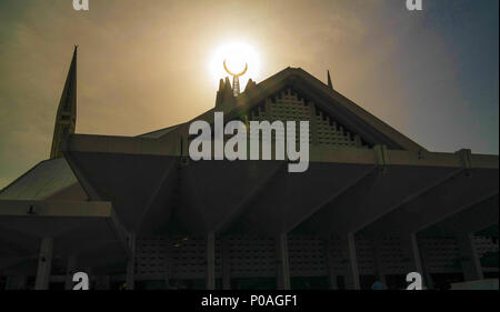 Vue en contre-jour mosquée Faisal d'Islamabad, capitale du Pakistan Banque D'Images