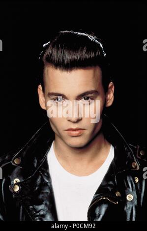 Titre original : CRY-BABY. Titre en anglais : CRY-BABY. Directeur du film : JOHN WATERS. Année : 1990. Stars : Johnny Depp. Credit : UNIVERSAL PICTURES / Album Banque D'Images