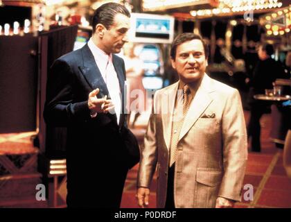 Film Original Titre : CASINO. Titre en anglais : CASINO. Directeur : MARTIN SCORSESE Film. Année : 1995. Stars : Robert De Niro, Joe Pesci. Credit : UNIVERSAL PICTURES / CARUSO, Phillip / Album Banque D'Images