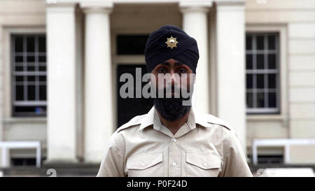 Charanpreet soldat Coldstream Guards Lall Singh qui va porter un turban qu'il défilés Pendant la parade la couleur a déclaré qu'il espère qu'il est considéré comme un "nouveau changement dans l'histoire". Banque D'Images