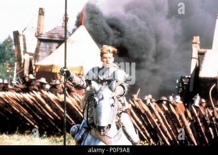 Titre original : JEANNE D'ARC. Titre en anglais : DE JEANNE D'ARC. Film Réalisateur : Luc BESSON. Année : 1999. Stars : JEANNE D'ARC ; Milla Jovovich. Credit : GAUMONT / Album Banque D'Images